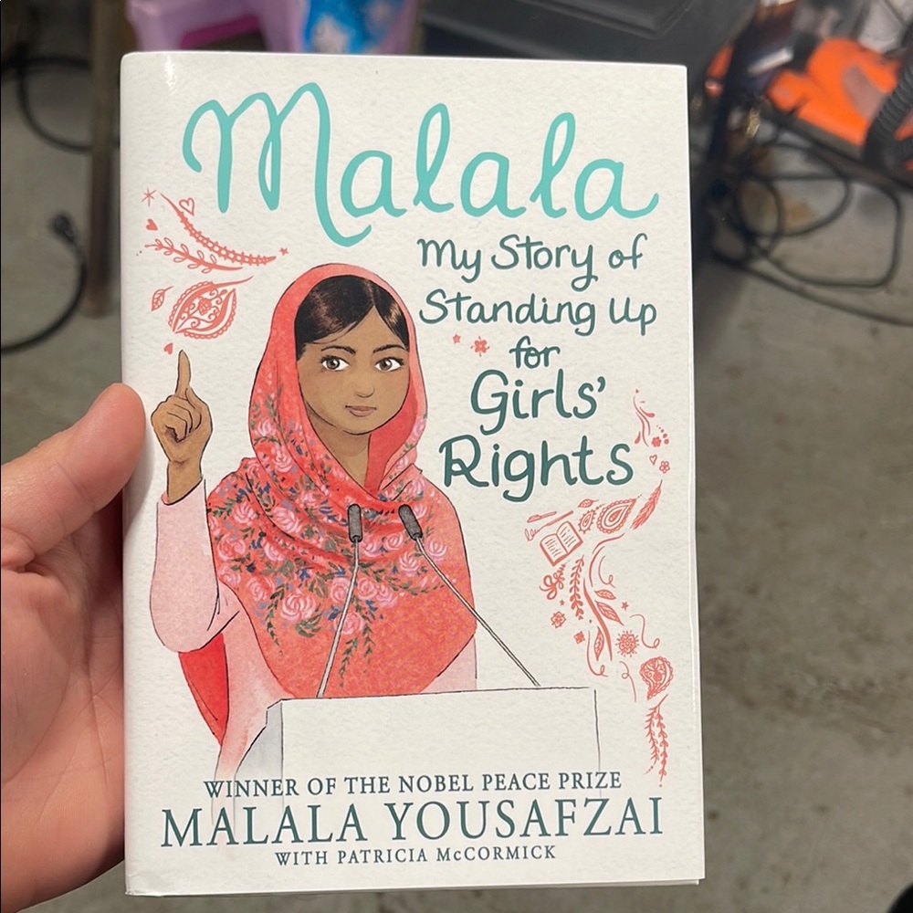 Malala Yousafzai Book - My Story of Standing Up for Girls' Rights